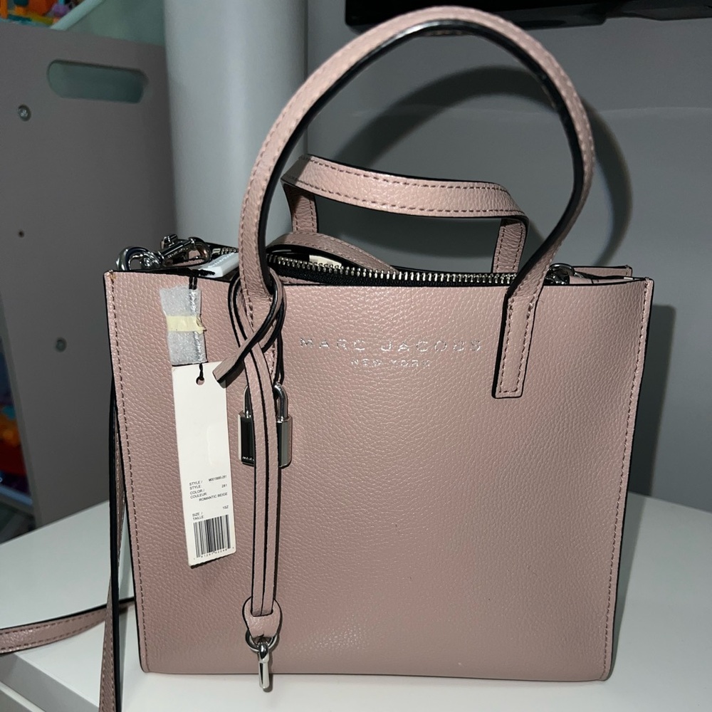 MARC JACOBS LEATHER TOTE 👜